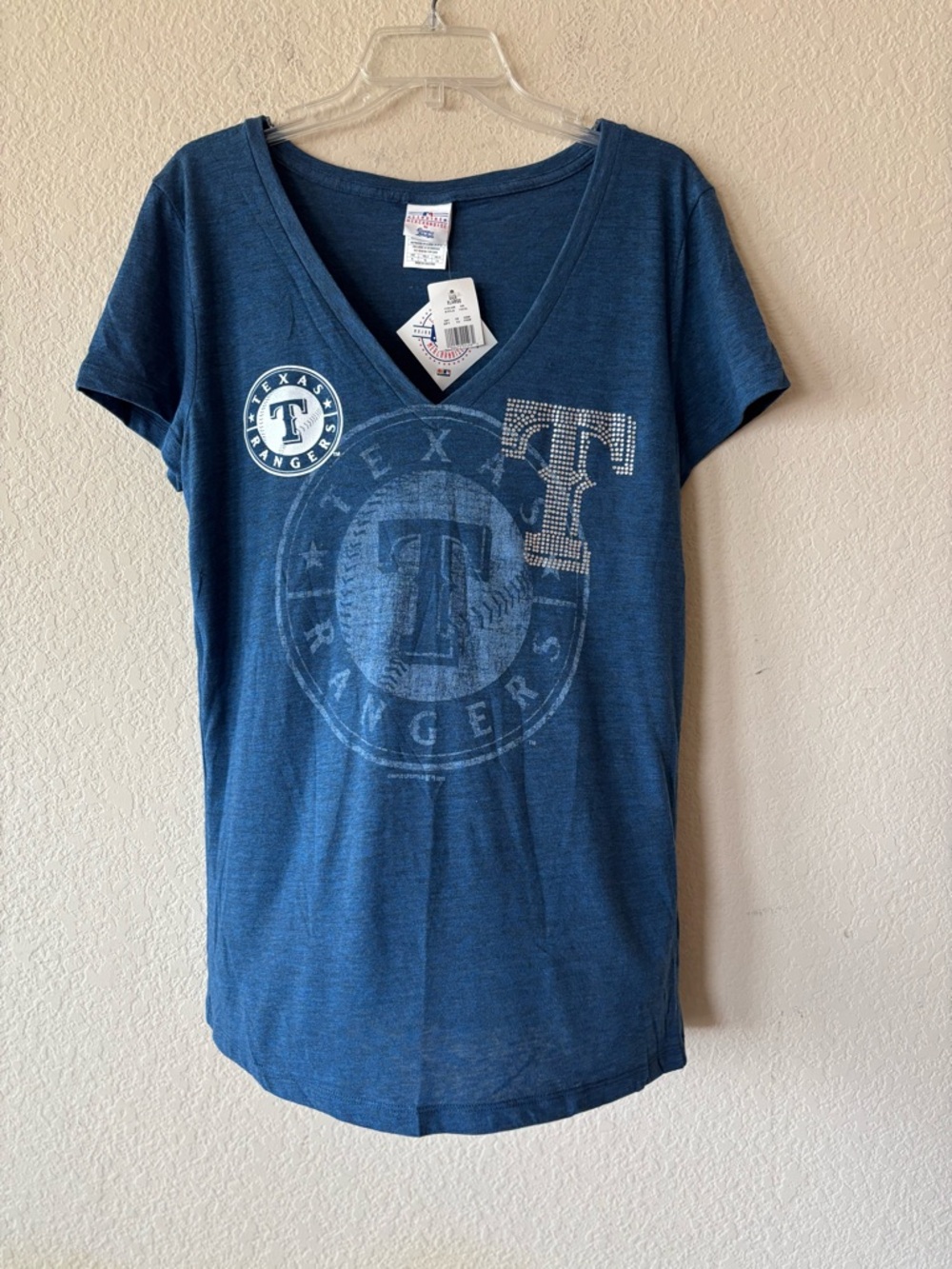 Texas Rangers women's v-neck t-shirt XL NWT